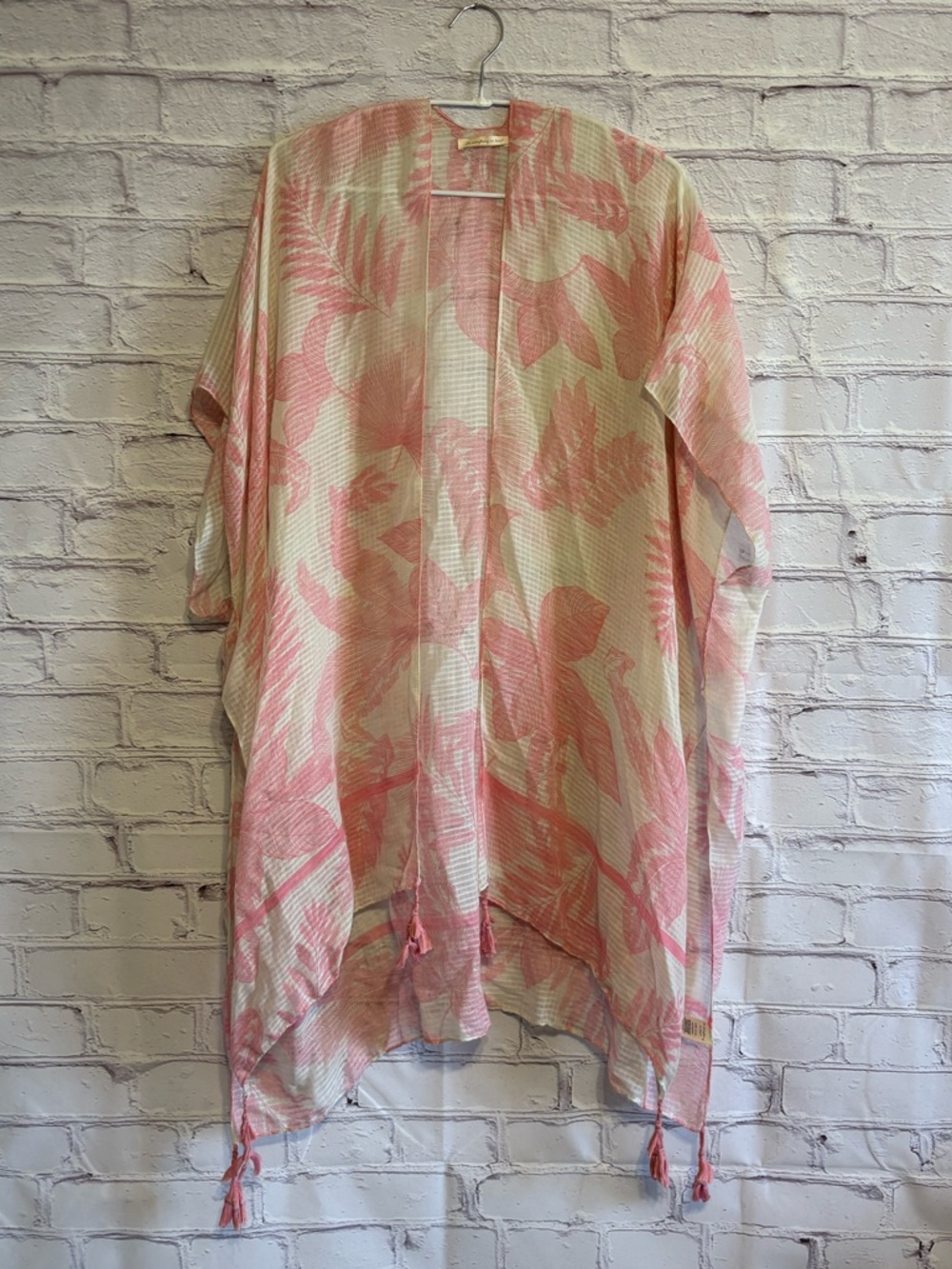 Do everything in love Cream and Pink Sheer Palm-Print Kimono